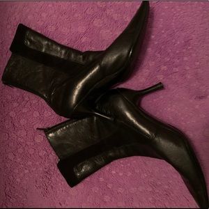 Kenneth Cole reaction Black leather boots